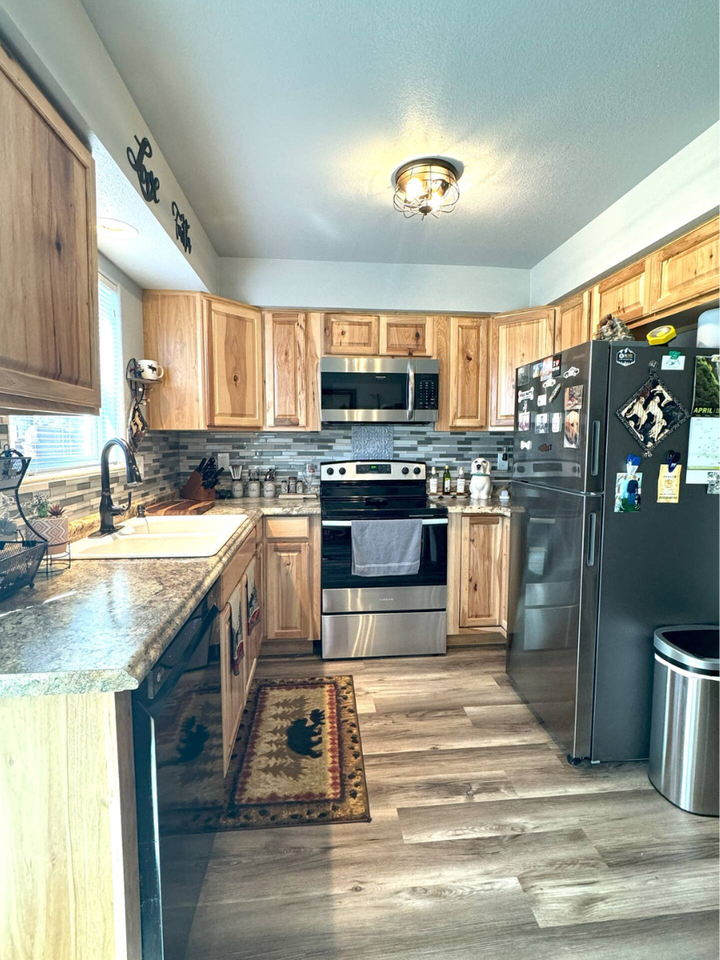 811 Caroline Ave #C - Photo 4 of 7