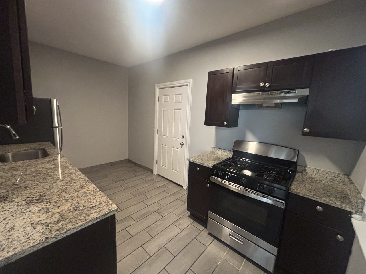 6059 S Troy St - Photo 2 of 6