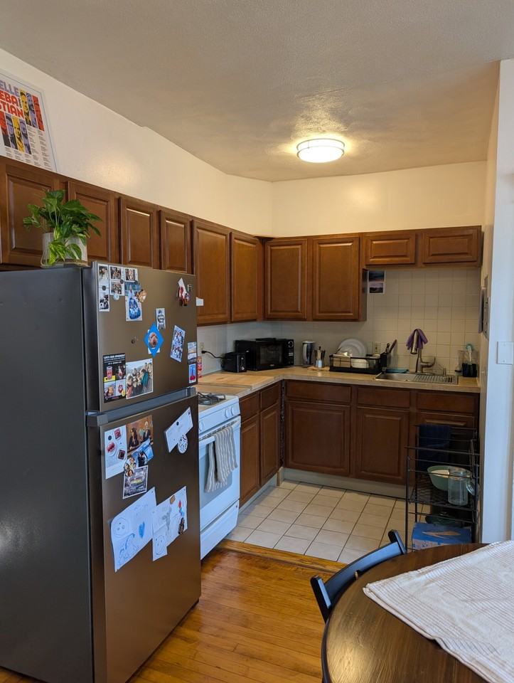 46 W Newton St #18 - Photo 2 of 11