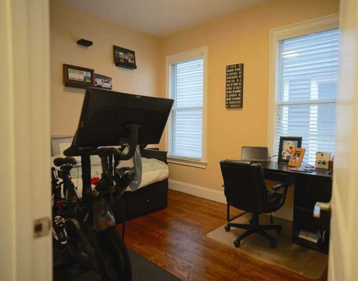 252 Lexington St #2 - Photo 6 of 19