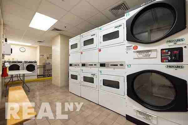 E 44th St #32F - Photo 3 of 4