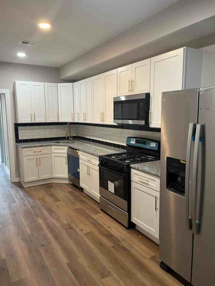 4015 Eastern Avenue - Photo 6 of 9