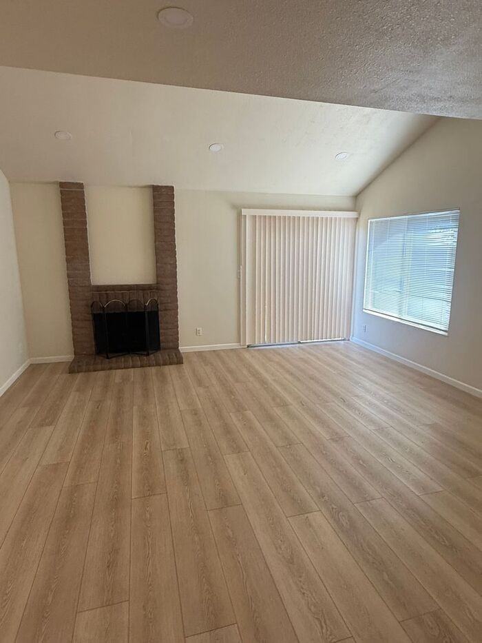 1073 Duzmal Ave - Photo 2 of 13