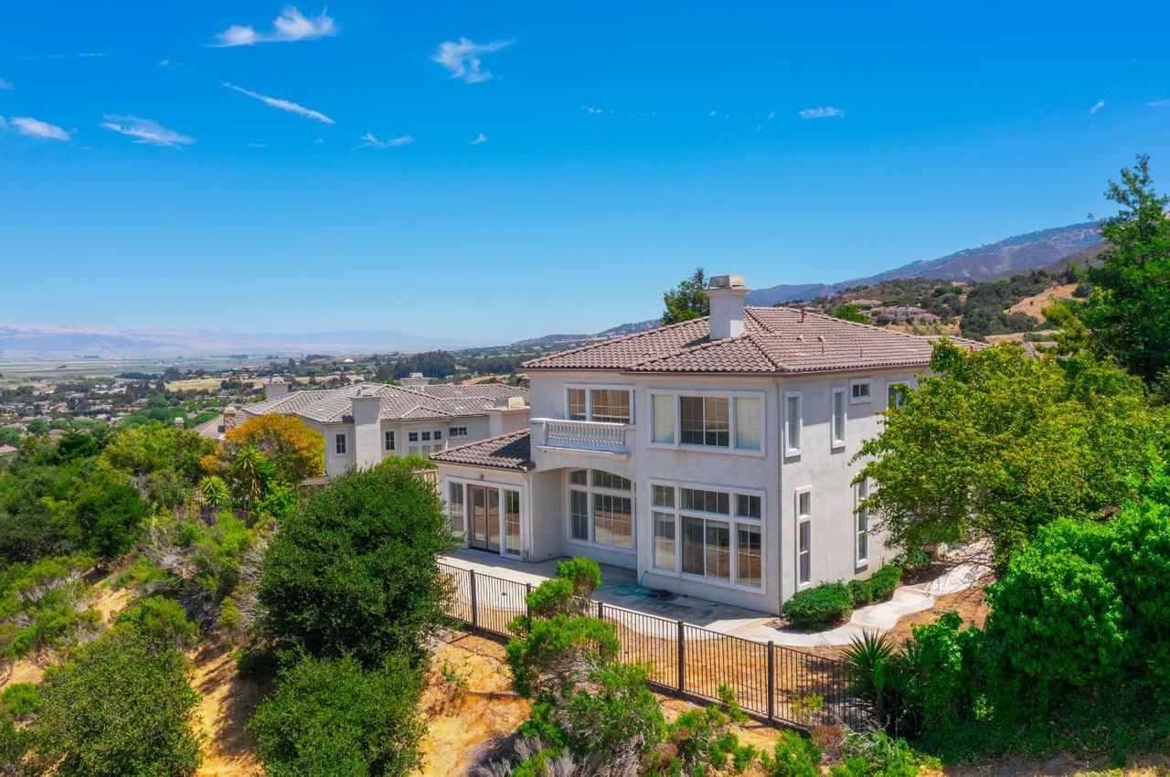 26148 Legends Ct - Photo 3 of 11