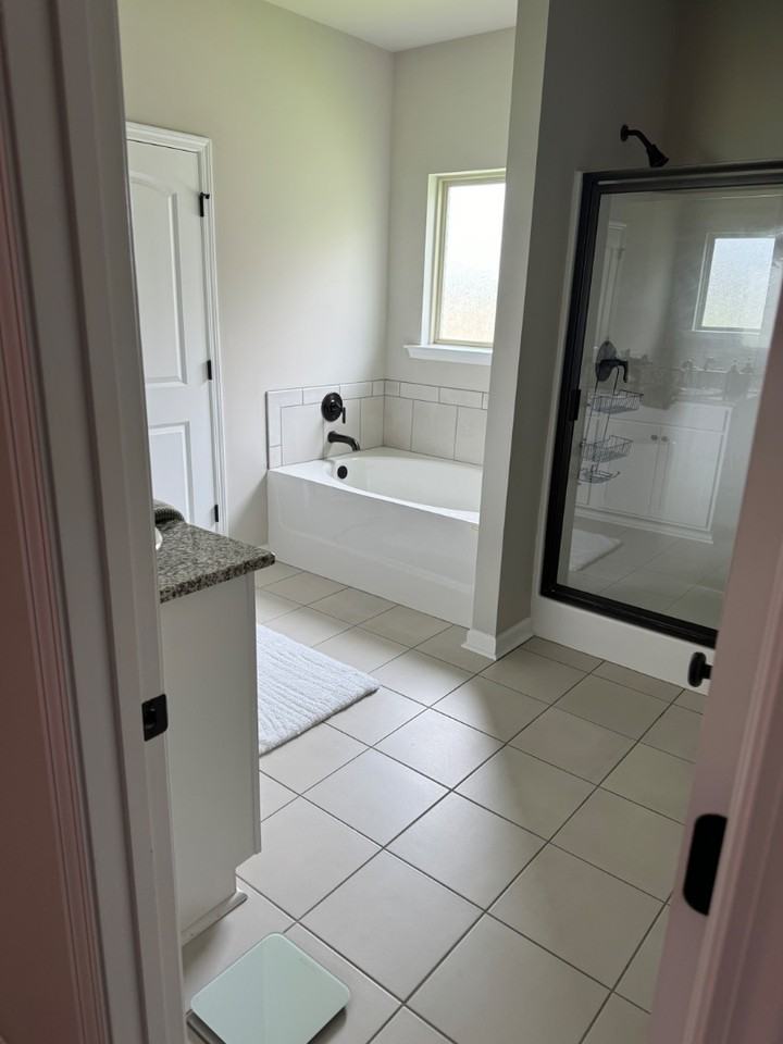 4904 Park Shore Dr - Photo 3 of 10