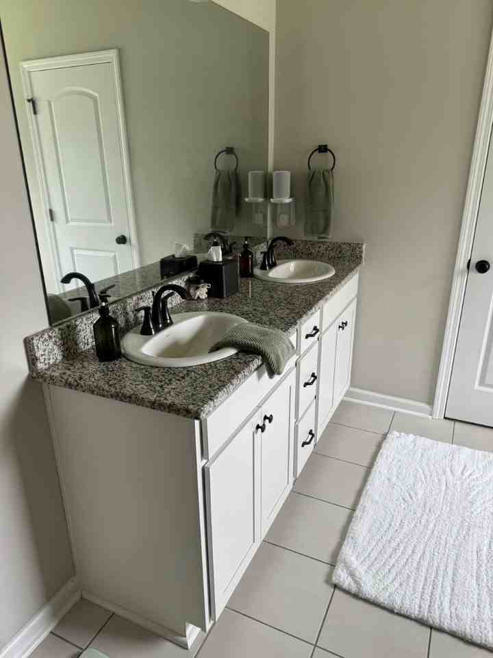 4904 Park Shore Dr - Photo 6 of 10