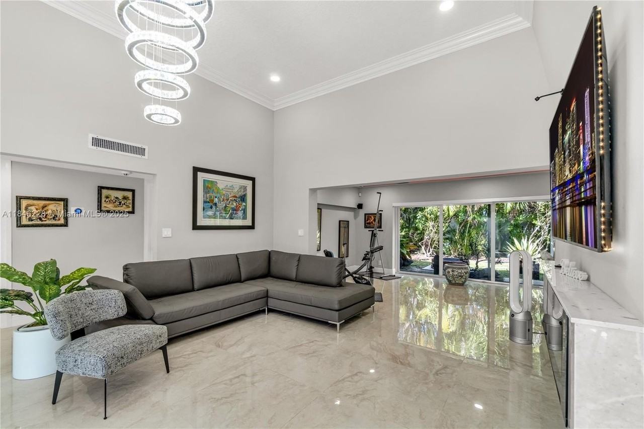 5601 White Cedar Lane - Photo 4 of 27