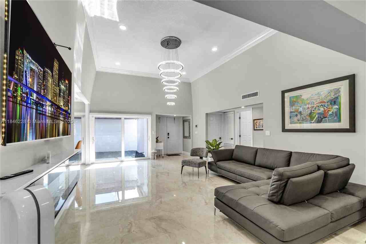 5601 White Cedar Lane - Photo 5 of 27