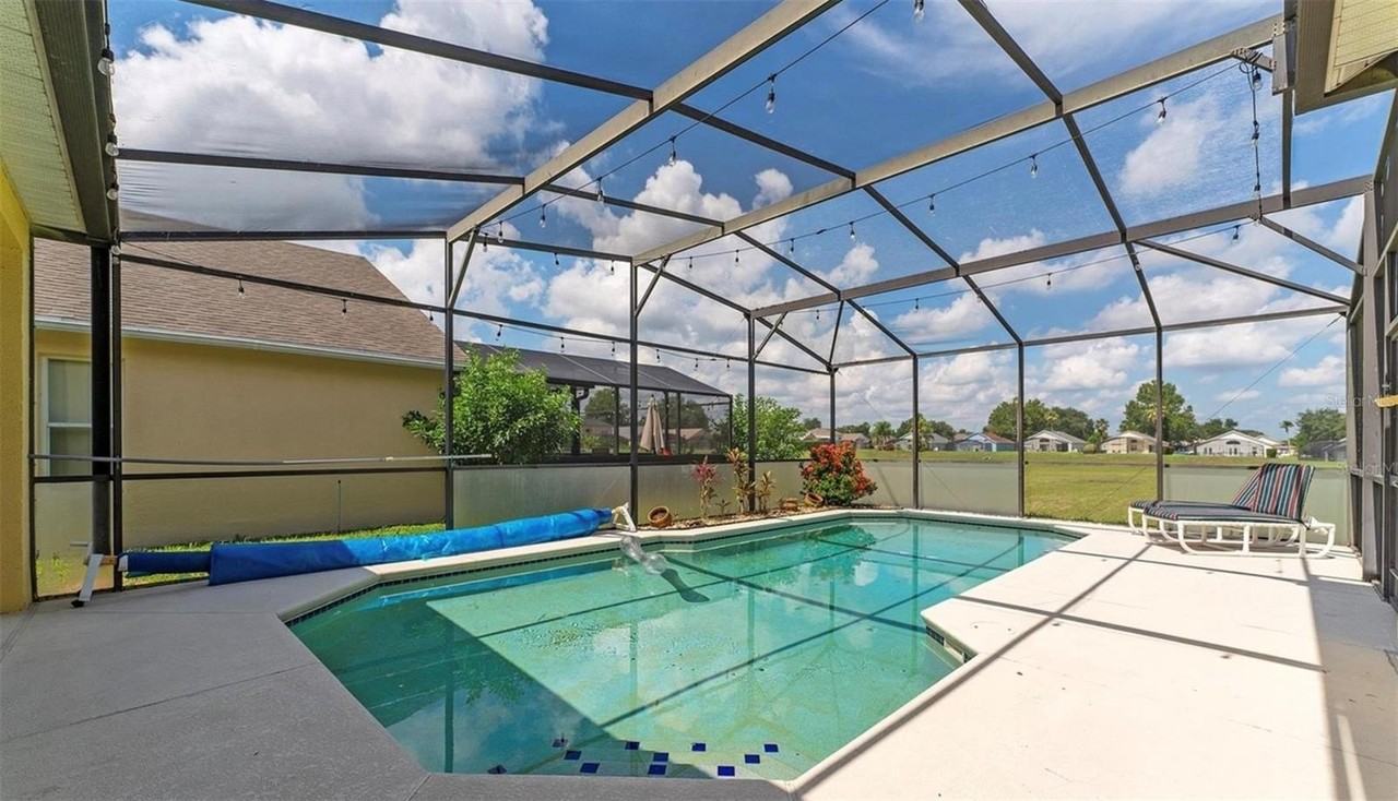 135 Langham Dr - Photo 5 of 47