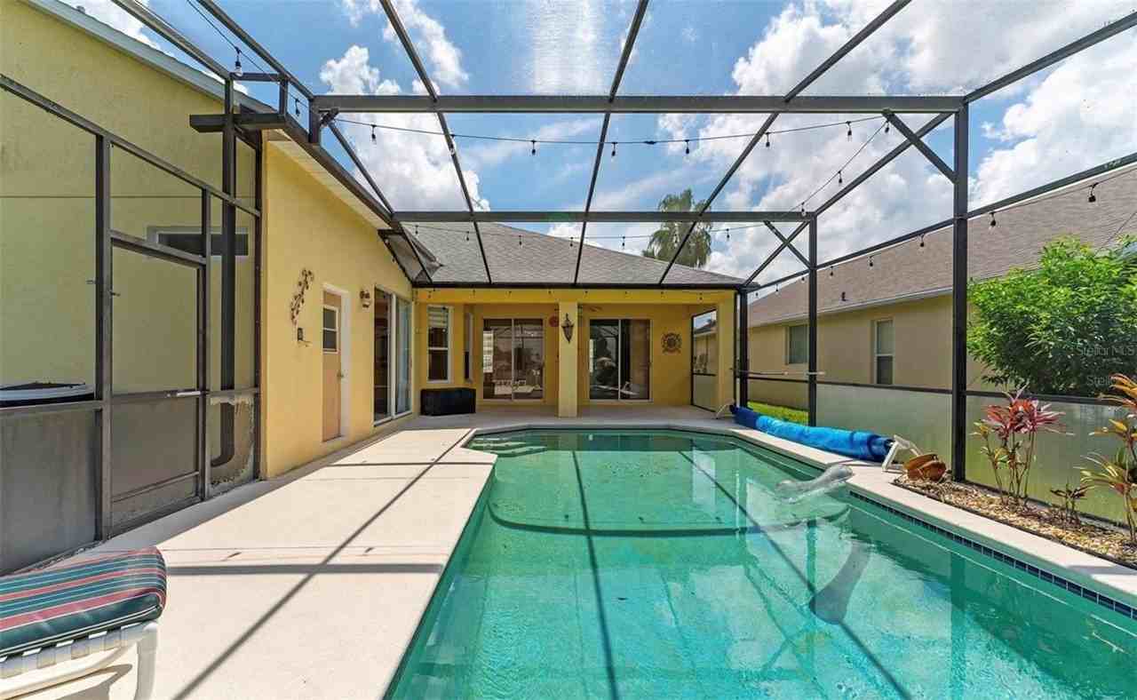 135 Langham Dr - Photo 6 of 47