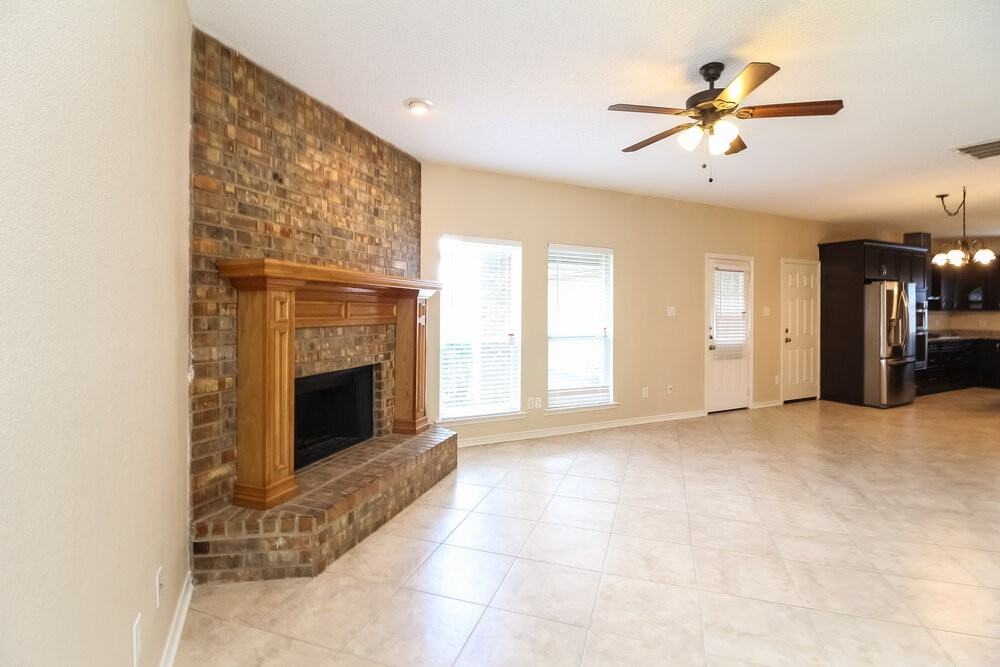 2520 Buck Dr - Photo 2 of 16