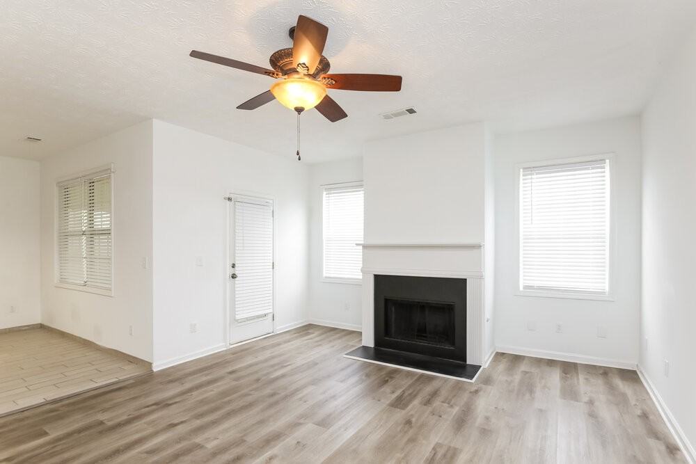 610 Clairidge Ln - Photo 3 of 16
