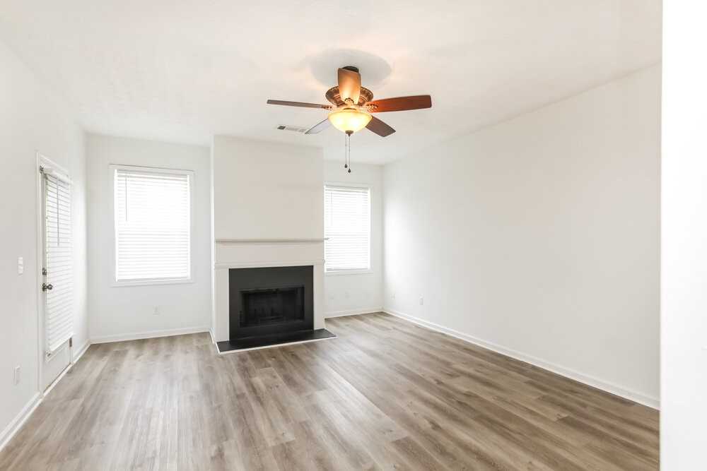 610 Clairidge Ln - Photo 4 of 16