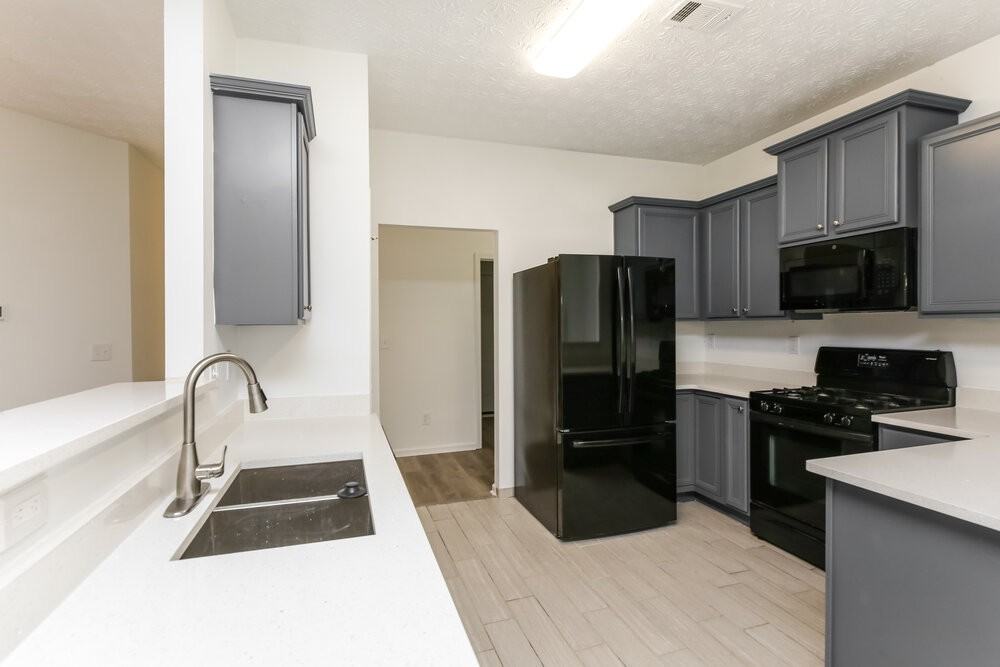 610 Clairidge Ln - Photo 6 of 16