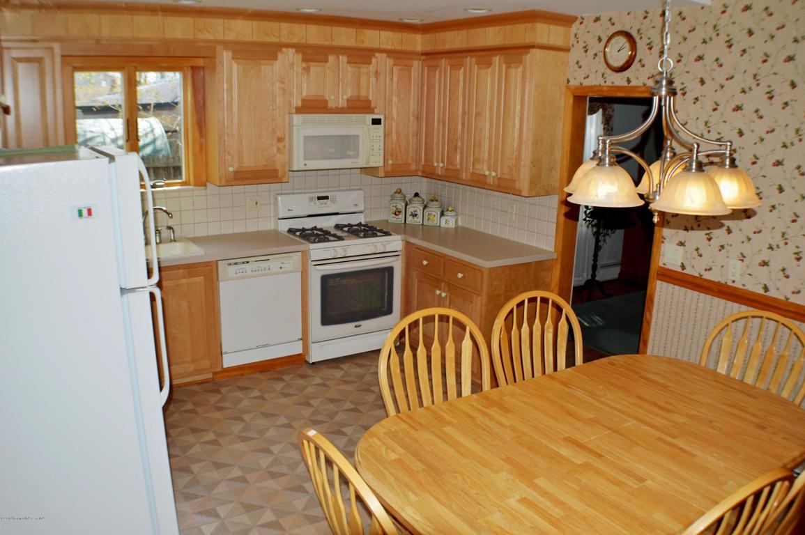 165 Prospect St - Photo 3 of 16