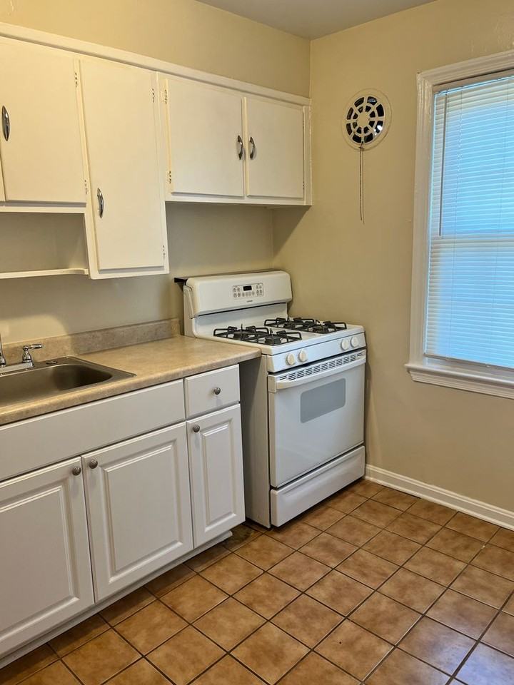 6510 Potomac Avenue - Photo 7 of 18