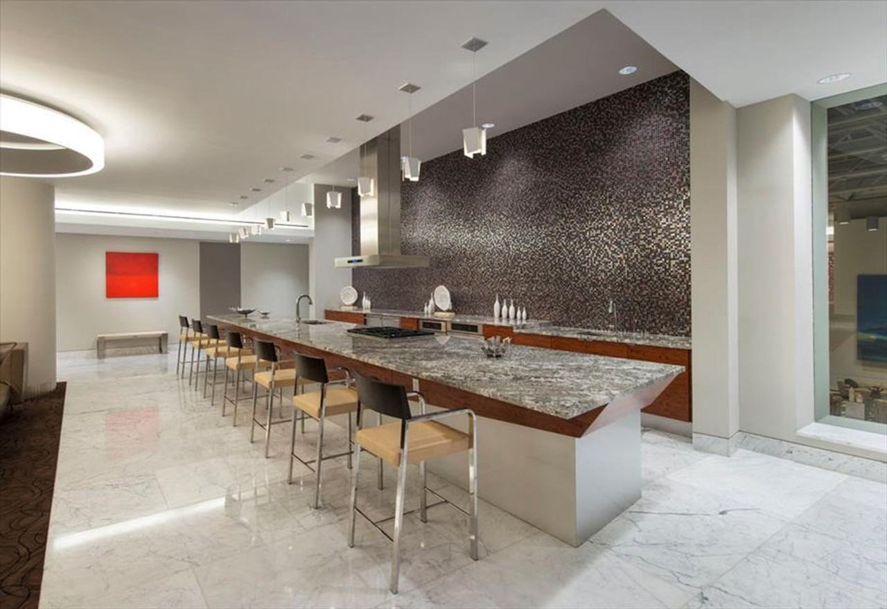 399 E 34th St #1025344P - Photo 4 of 12