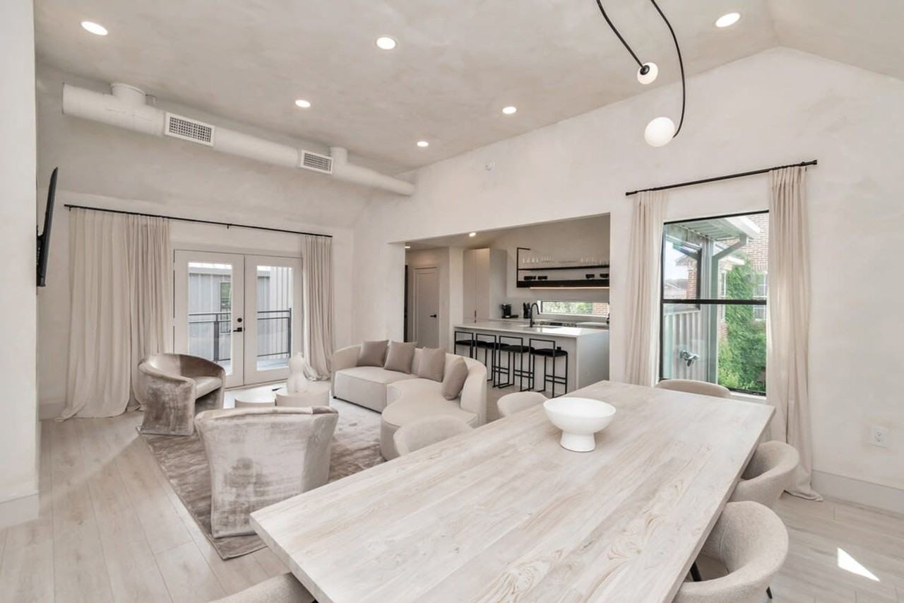 2683 Blodgett Street - Photo 5 of 50