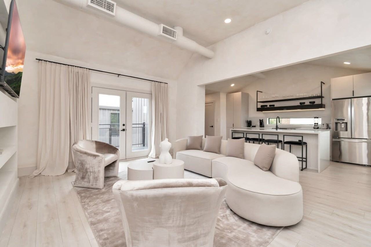 2683 Blodgett Street - Photo 6 of 50