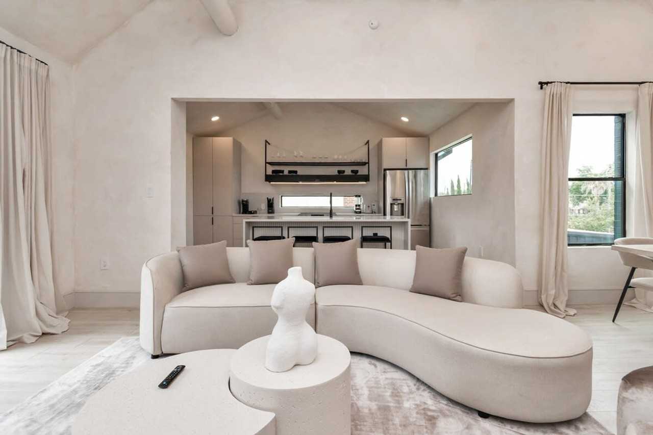 2683 Blodgett Street - Photo 7 of 50