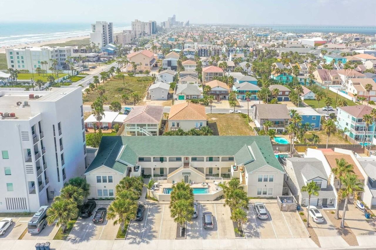 129 2 East Lantana Street #1255590P - Photo 3 of 30