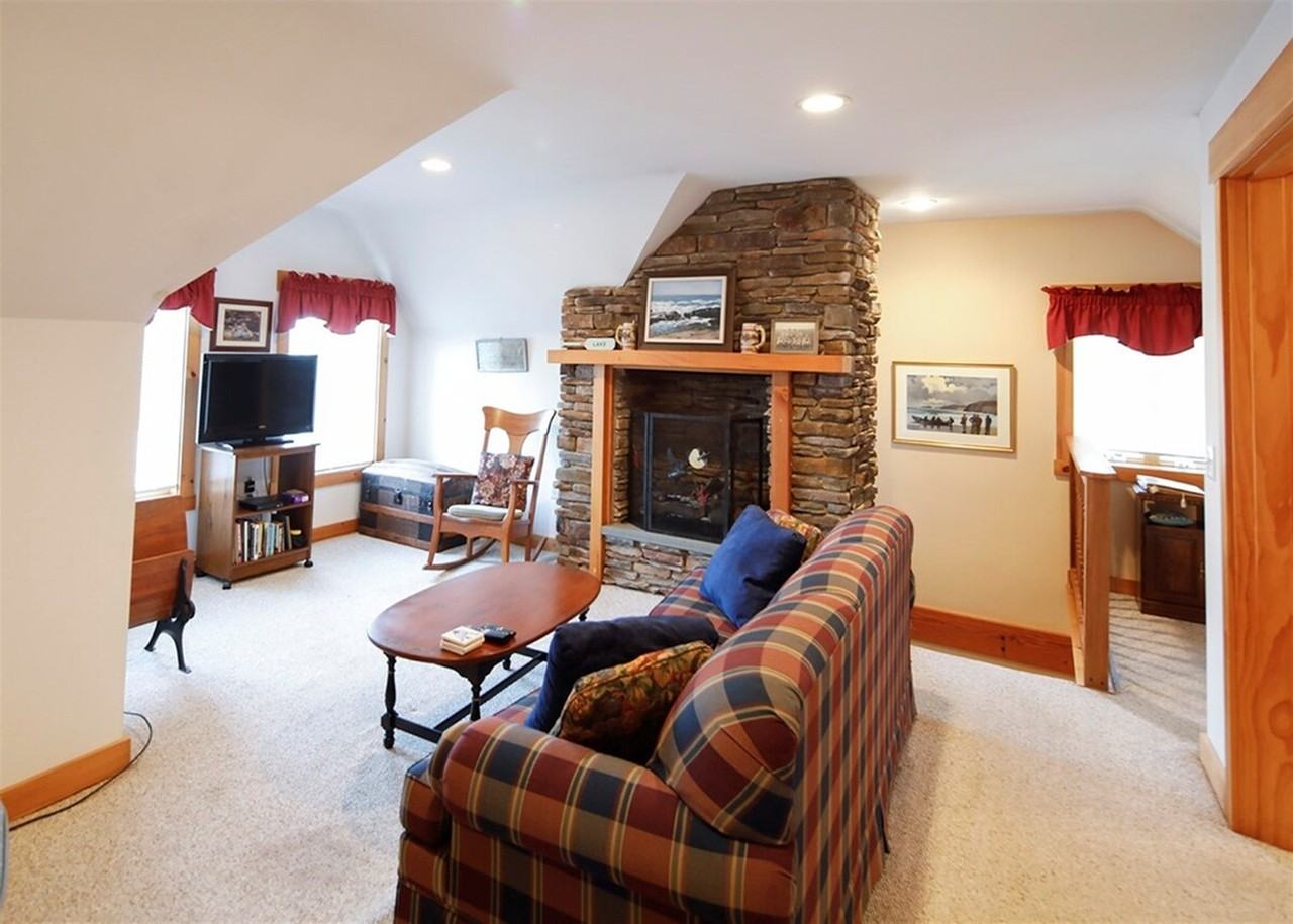 7 Jeremy Dr #1255689P - Photo 2 of 22