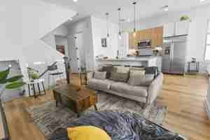 featured image of 6742 Peerless St