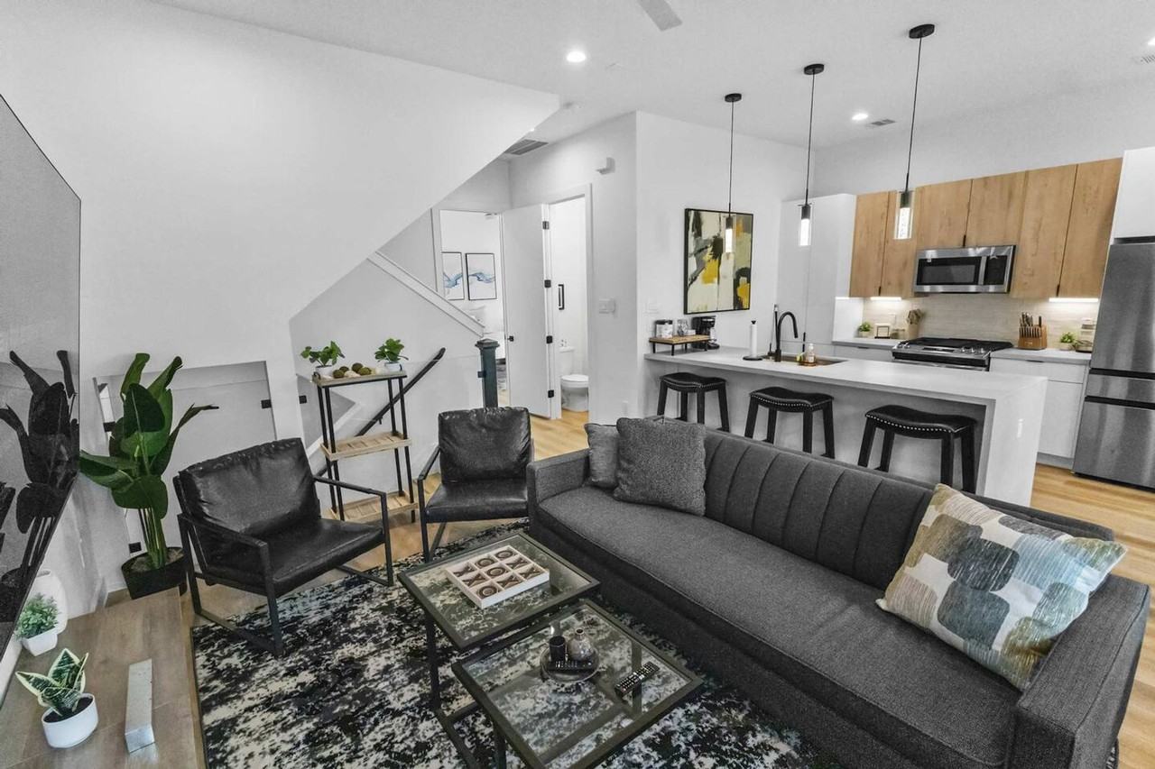 6740 Peerless Street - Photo 5 of 71