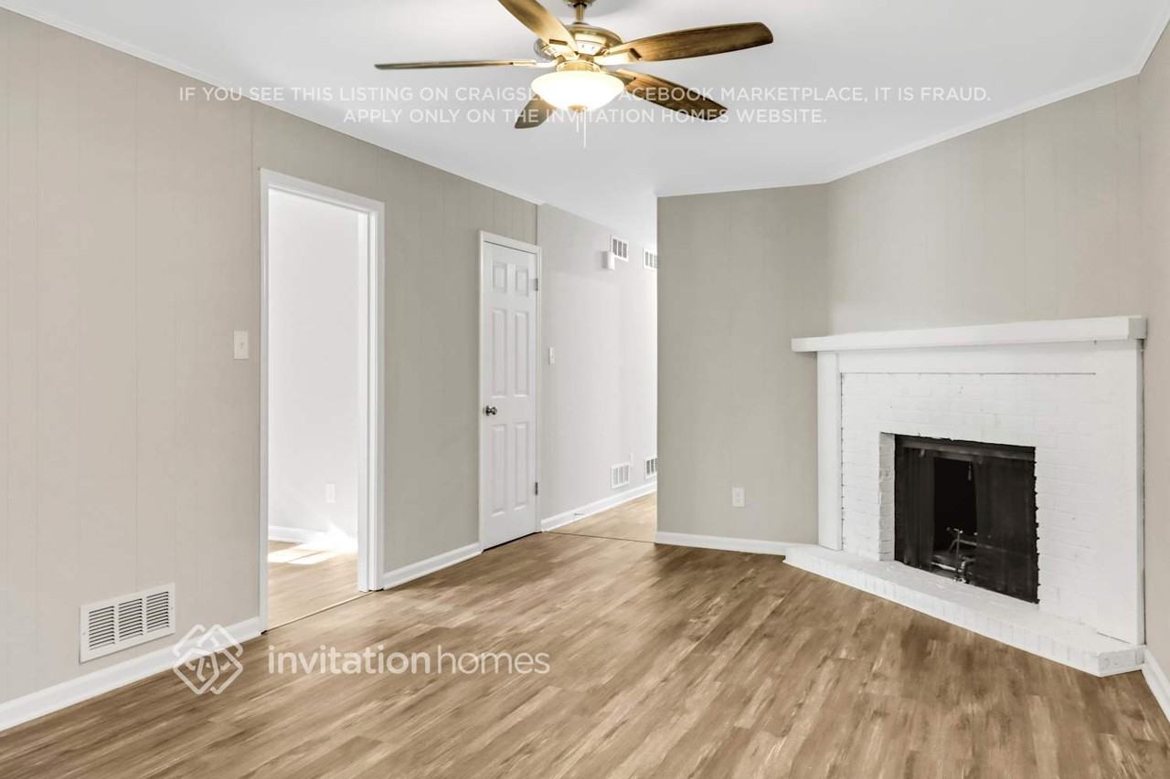 3782 Lake Dr Se - Photo 2 of 20