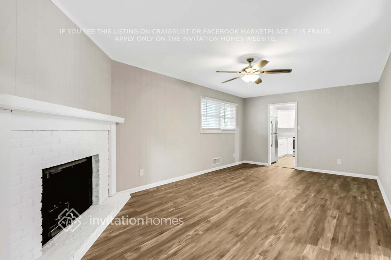 3782 Lake Dr Se - Photo 4 of 20