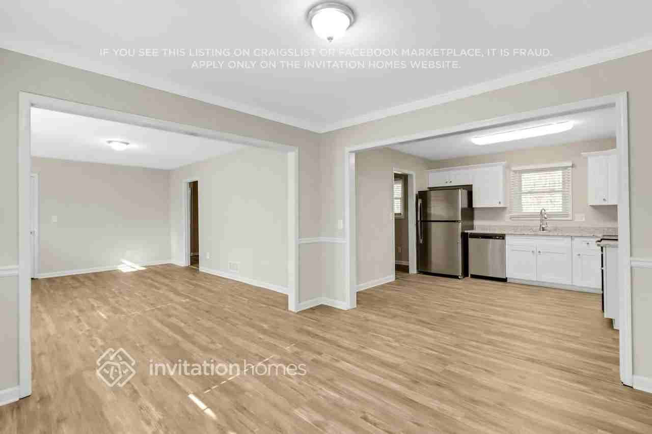 3782 Lake Dr Se - Photo 5 of 20