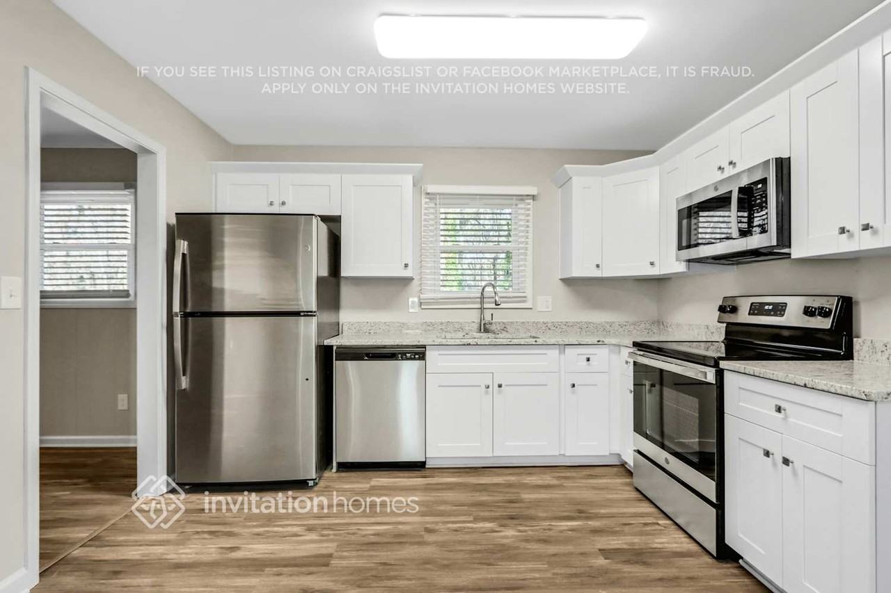 3782 Lake Dr Se - Photo 6 of 20