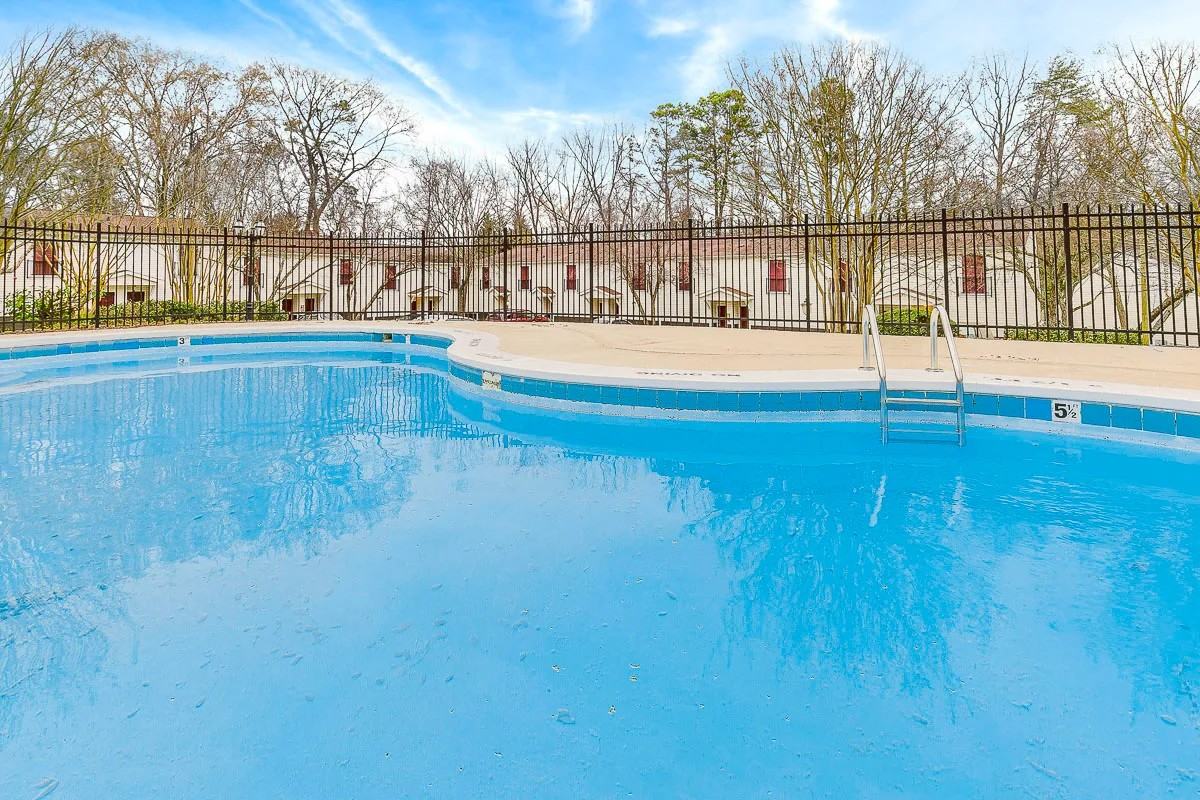 Empire Crossing - Photo 4 of 15