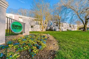 featured image of 300 Montrose Dr Apt A