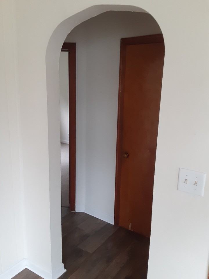 805 Dingman Street - Photo 2 of 6