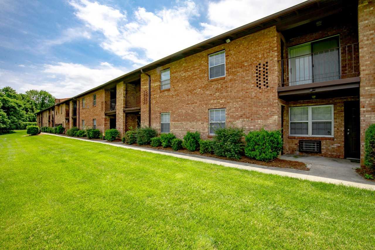 Revolution Crossing - Photo 4 of 18