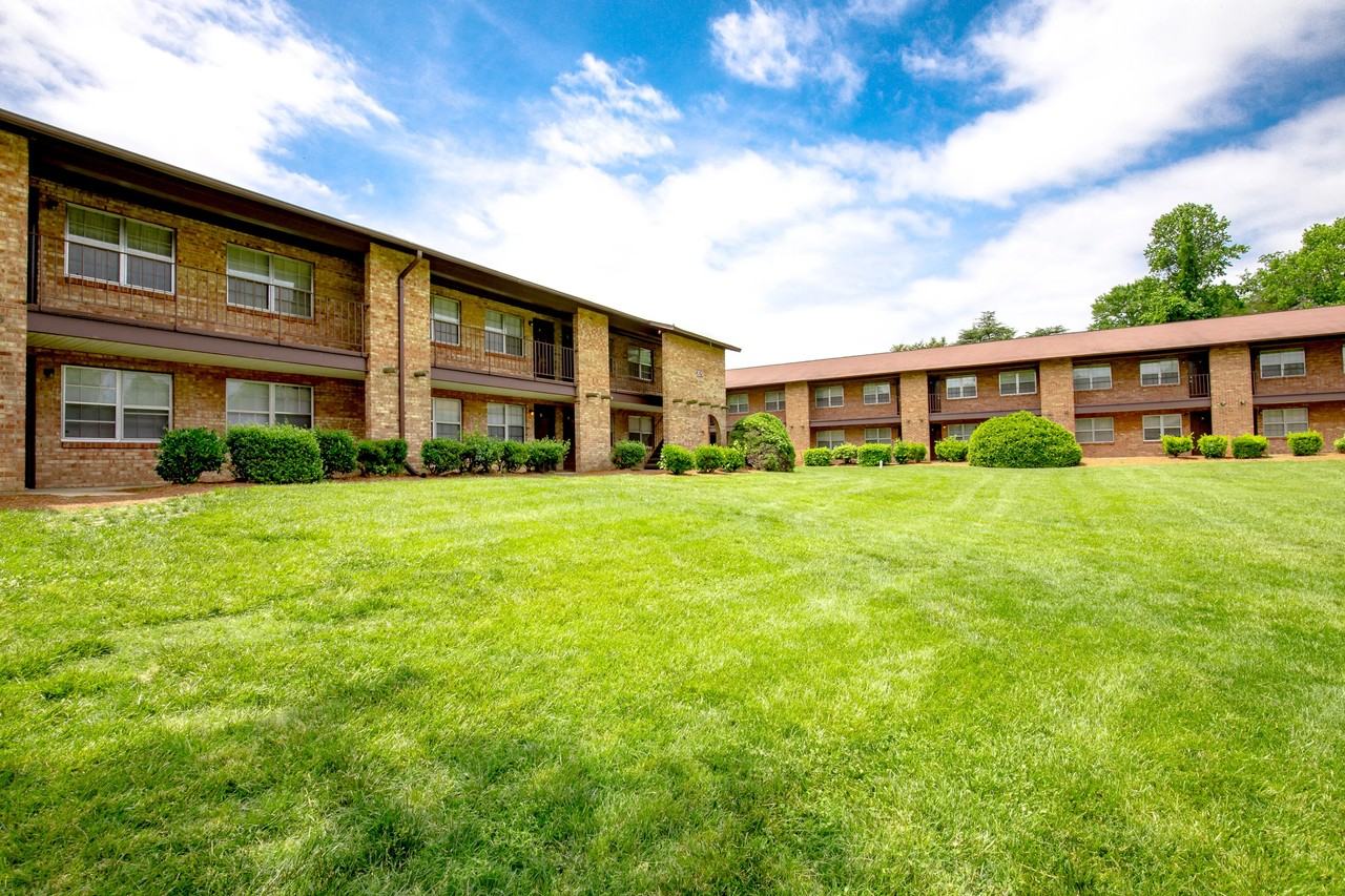 Revolution Crossing - Photo 5 of 18