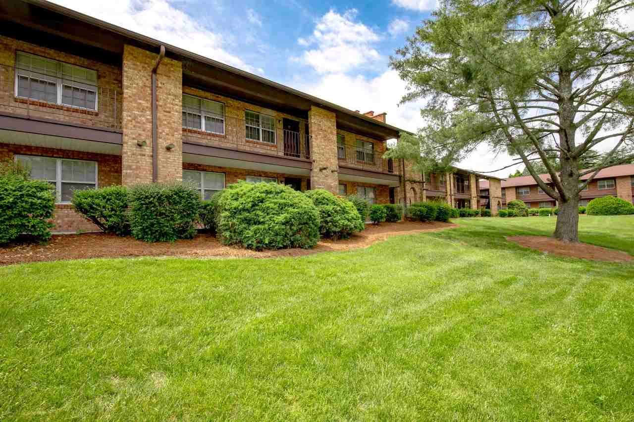 Revolution Crossing - Photo 2 of 18