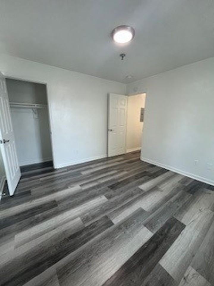 100 Collegiate Ct - Photo 7 of 23