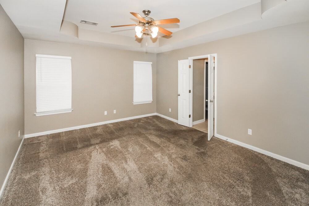 9410 Grove Rd - Photo 7 of 16