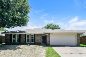 featured image of 2408 Havenwood Dr