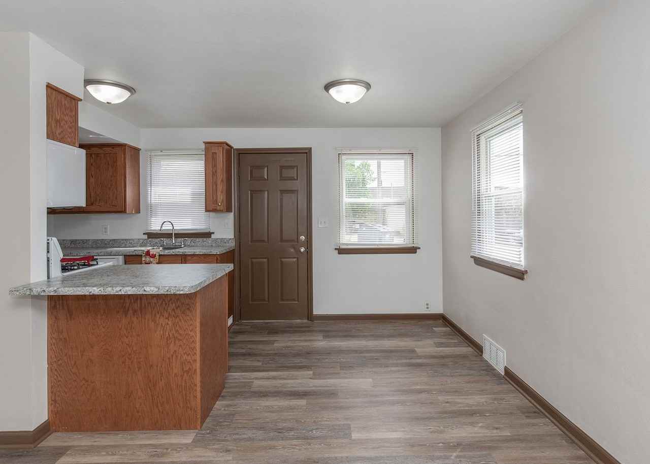 315 21st Street - Photo 3 of 10