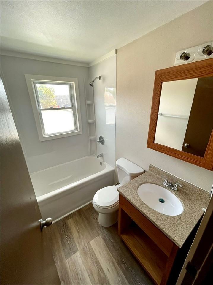 315 21st Street - Photo 6 of 10