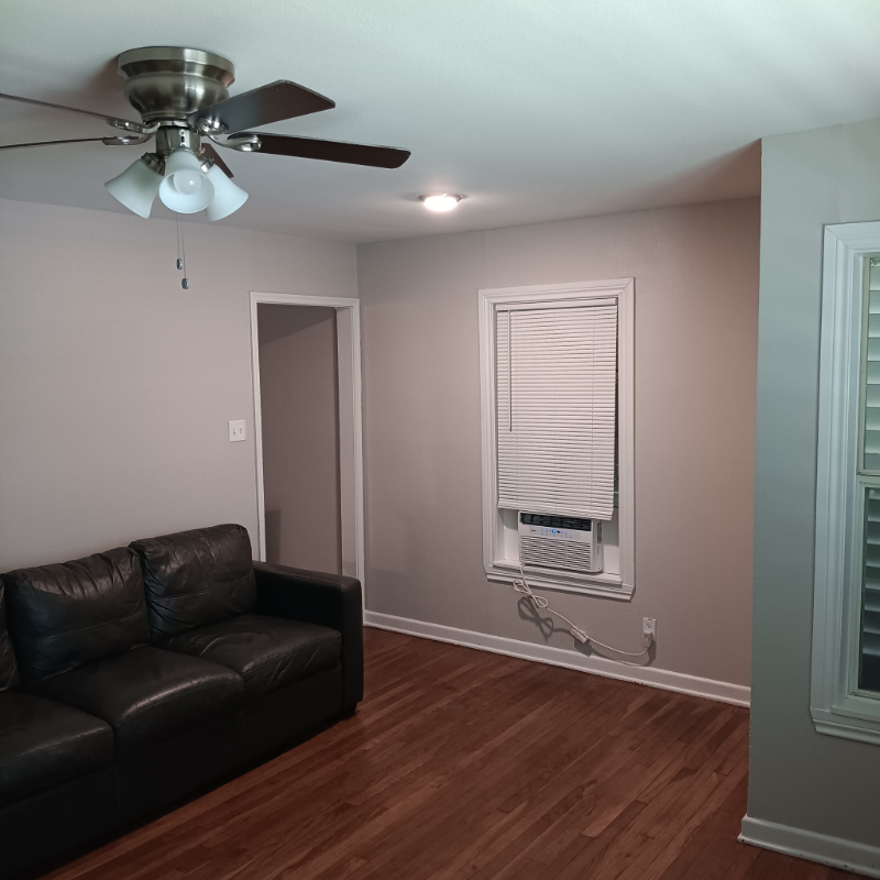 2717 Rogers St - Photo 3 of 5