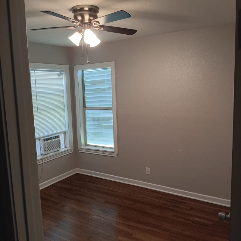 2717 Rogers St - Photo 4 of 5