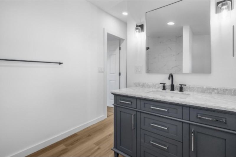 322 E 15th St - Photo 7 of 8