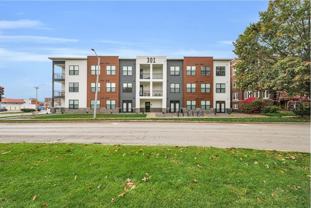 301 W University Ave - Photo 1 of 1