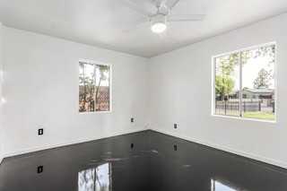 4333 N 15th Dr - Photo 3 of 10