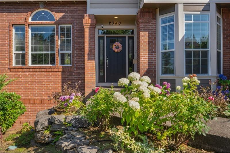 2340 Oakhurst Ln - Photo 2 of 25