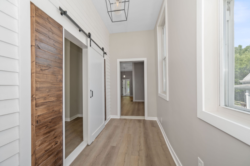25 Clay St - Photo 3 of 20